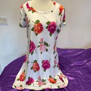NWT-MYTH floral dress